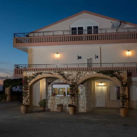 Petritos Rooms And Studios Falasarna Exterior photo